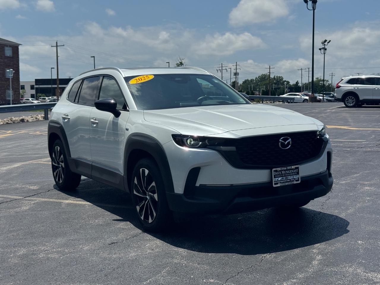 Mazda CX-50 Hybrid Vehicle Full-screen Gallery Image 02