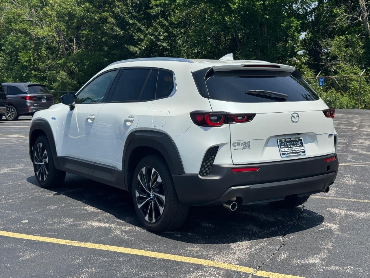Mazda CX-50 Hybrid Vehicle Full-screen Gallery Image 07