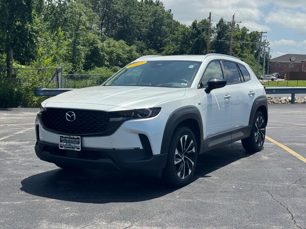 Mazda CX-50 Hybrid Vehicle Full-screen Gallery Image 09