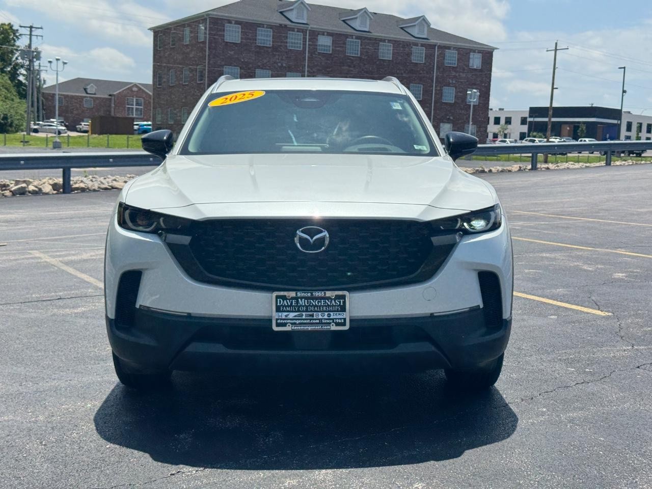 Mazda CX-50 Hybrid Vehicle Full-screen Gallery Image 10