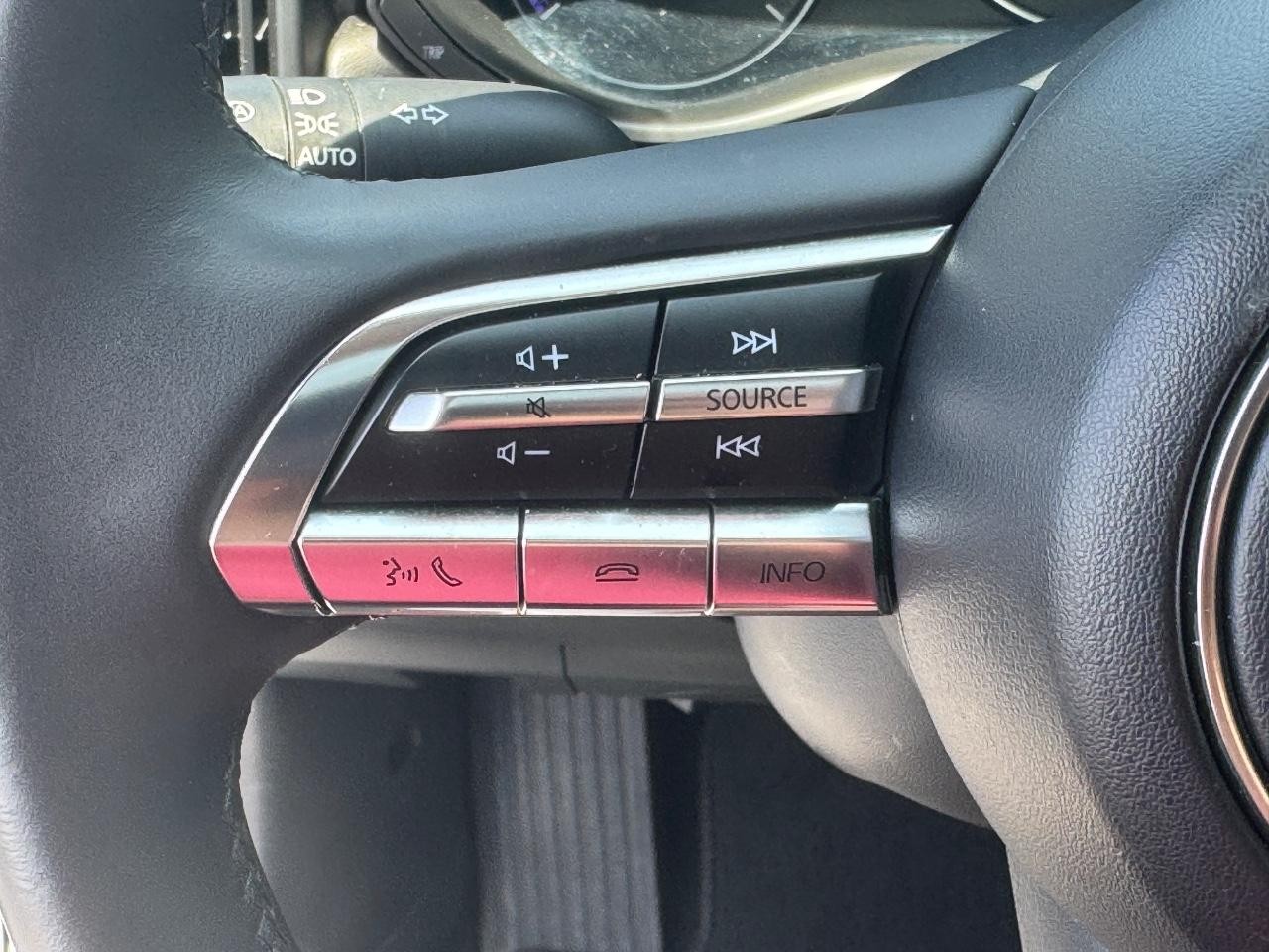 Mazda CX-50 Hybrid Vehicle Full-screen Gallery Image 22