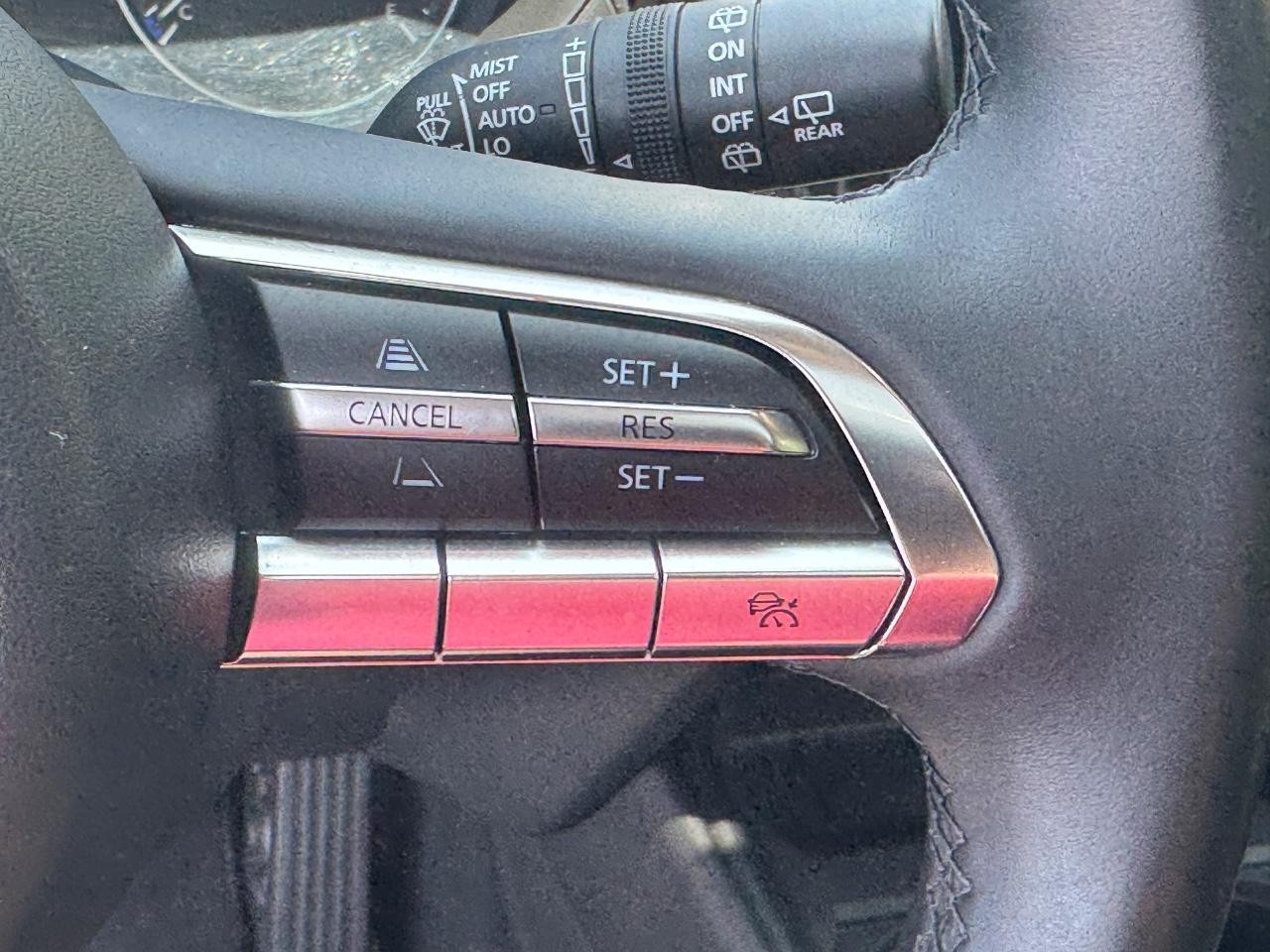 Mazda CX-50 Hybrid Vehicle Full-screen Gallery Image 23