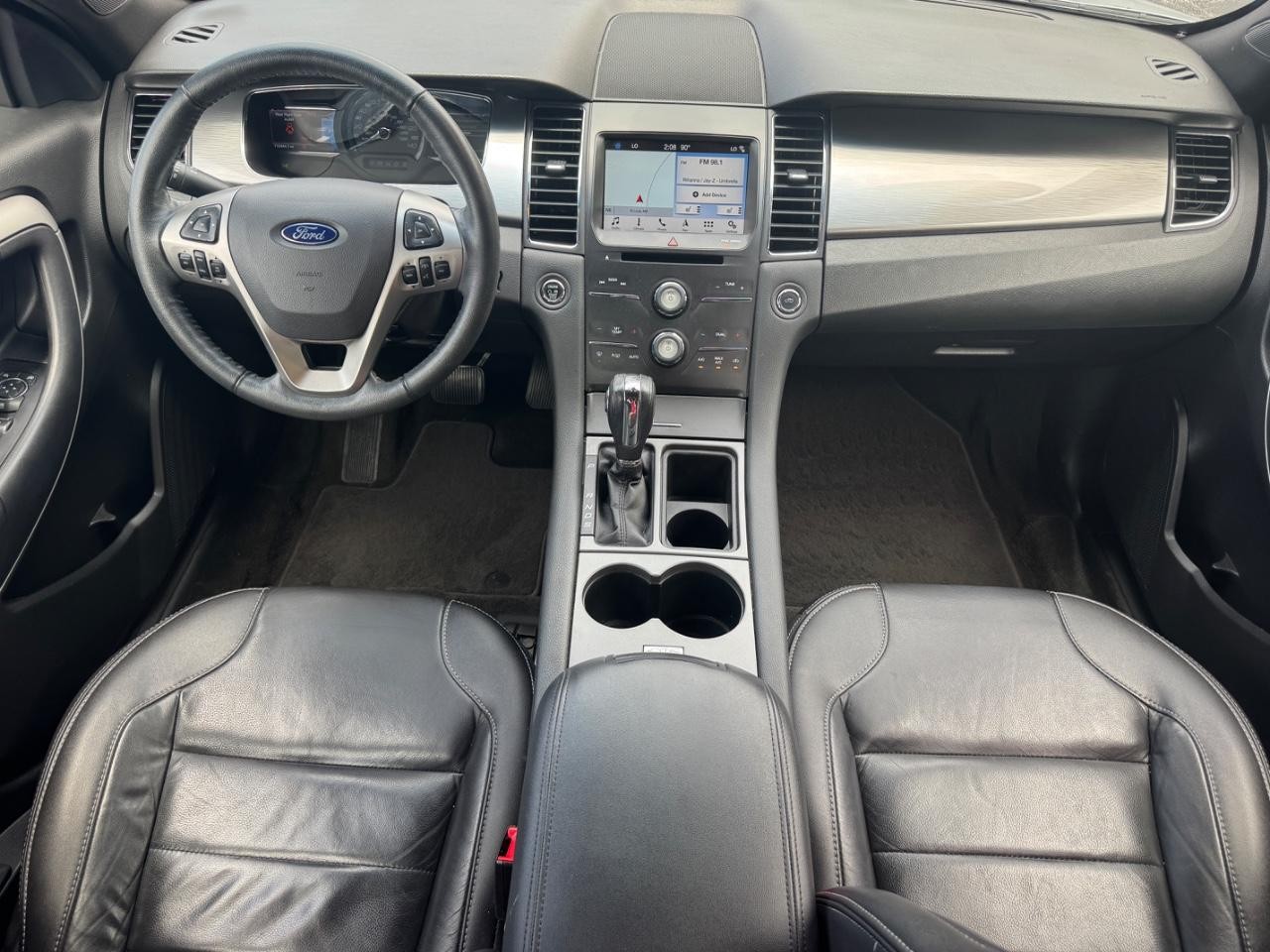 Ford Taurus Vehicle Full-screen Gallery Image 11