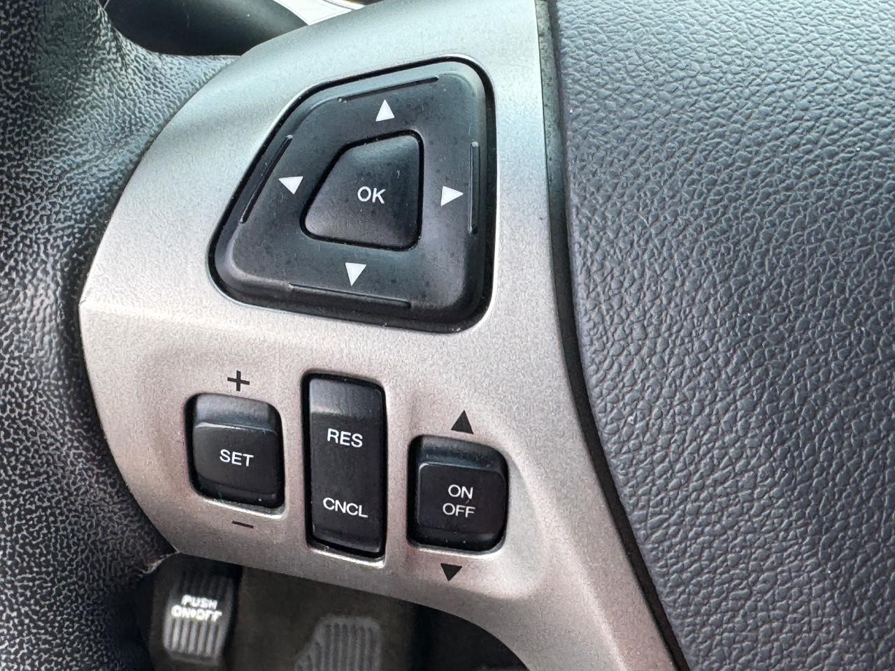 Ford Taurus Vehicle Full-screen Gallery Image 20