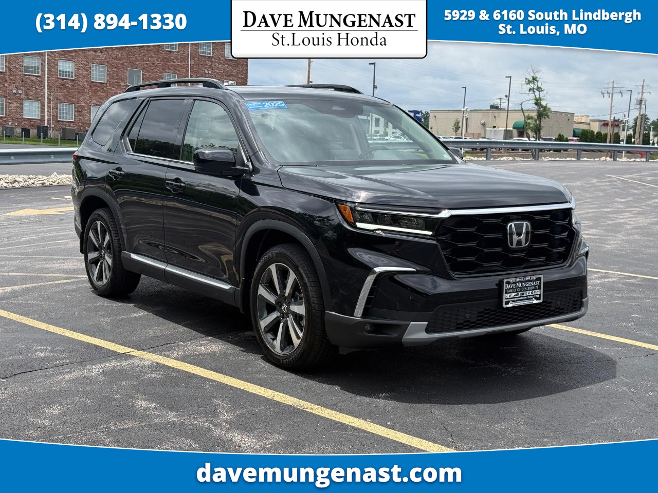 2025 Honda Pilot Touring AWD's photo