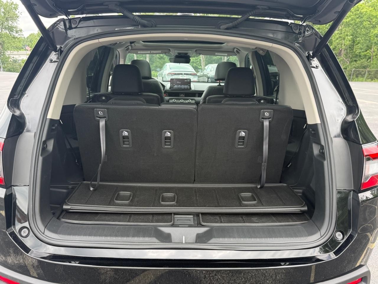 Honda Pilot Vehicle Full-screen Gallery Image 04