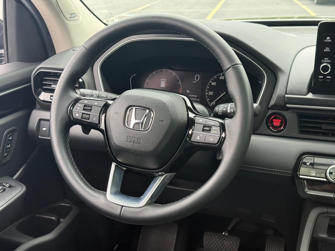 Honda Pilot Vehicle Full-screen Gallery Image 15