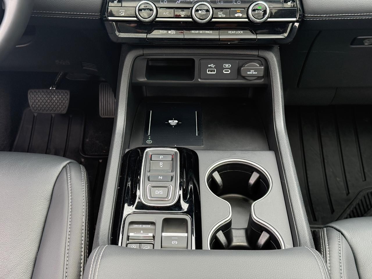 Honda Pilot Vehicle Full-screen Gallery Image 17