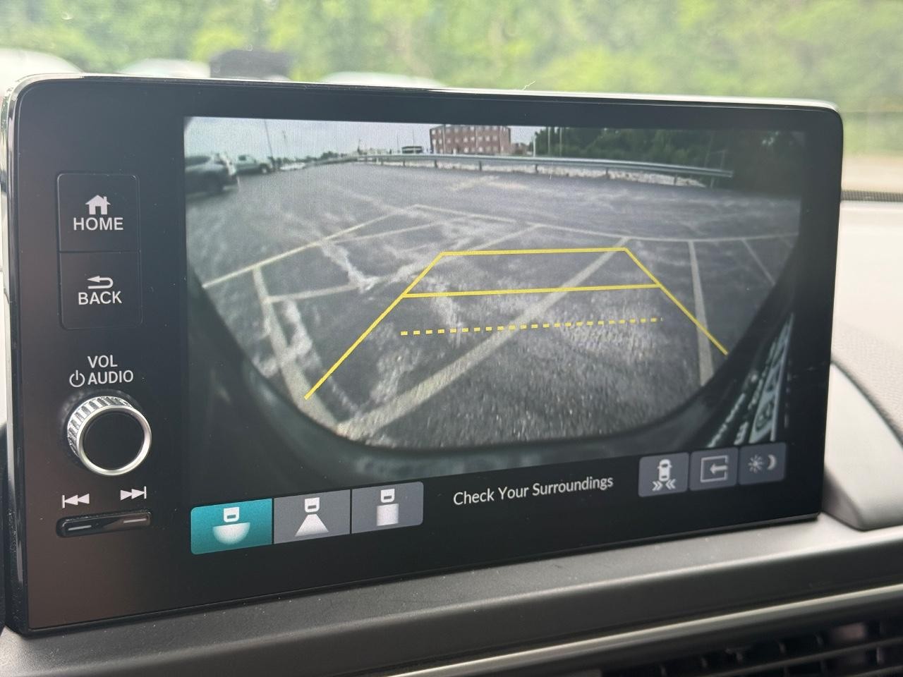 Honda Pilot Vehicle Full-screen Gallery Image 25