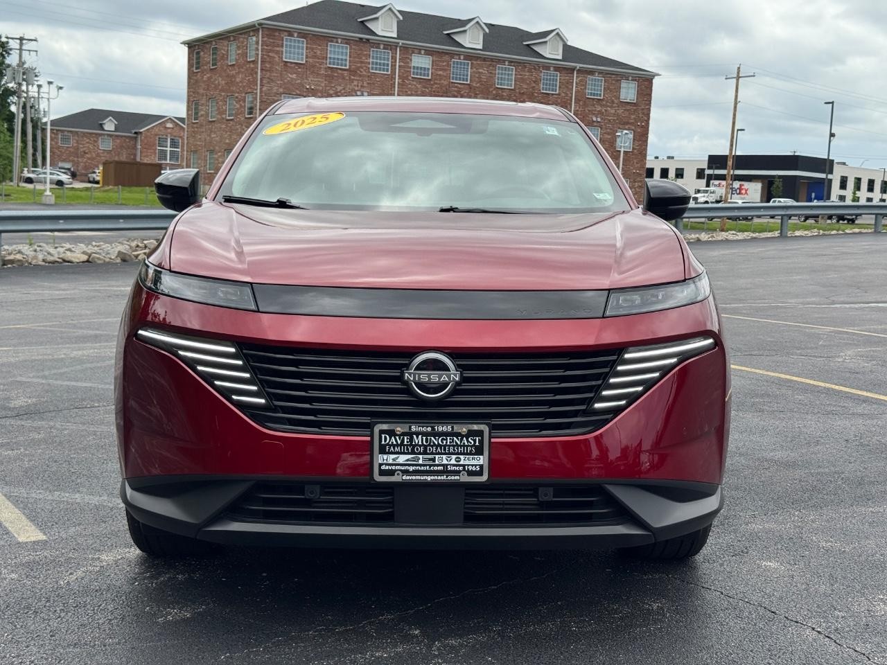 Nissan Murano Vehicle Full-screen Gallery Image 10