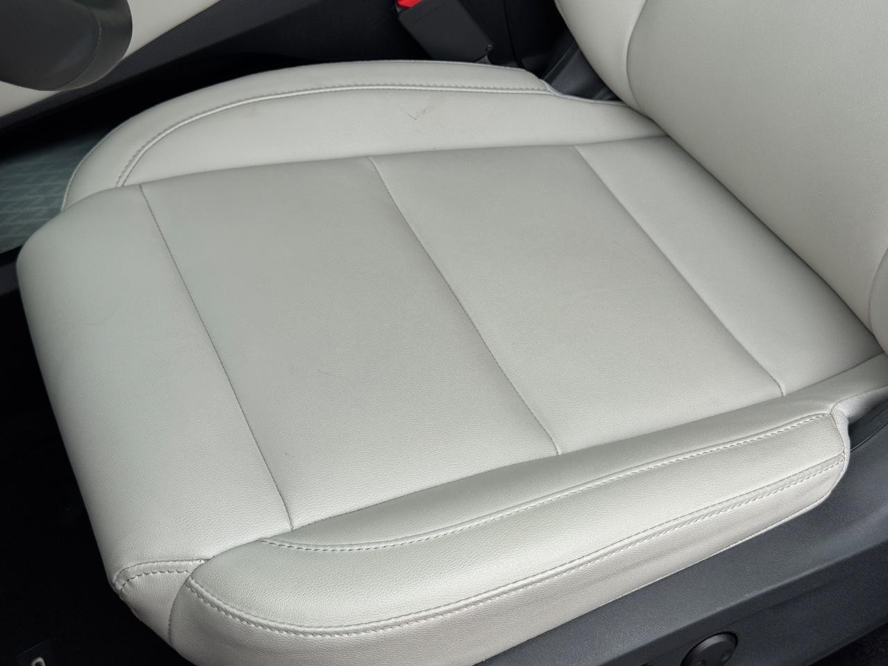 Nissan Murano Vehicle Full-screen Gallery Image 28