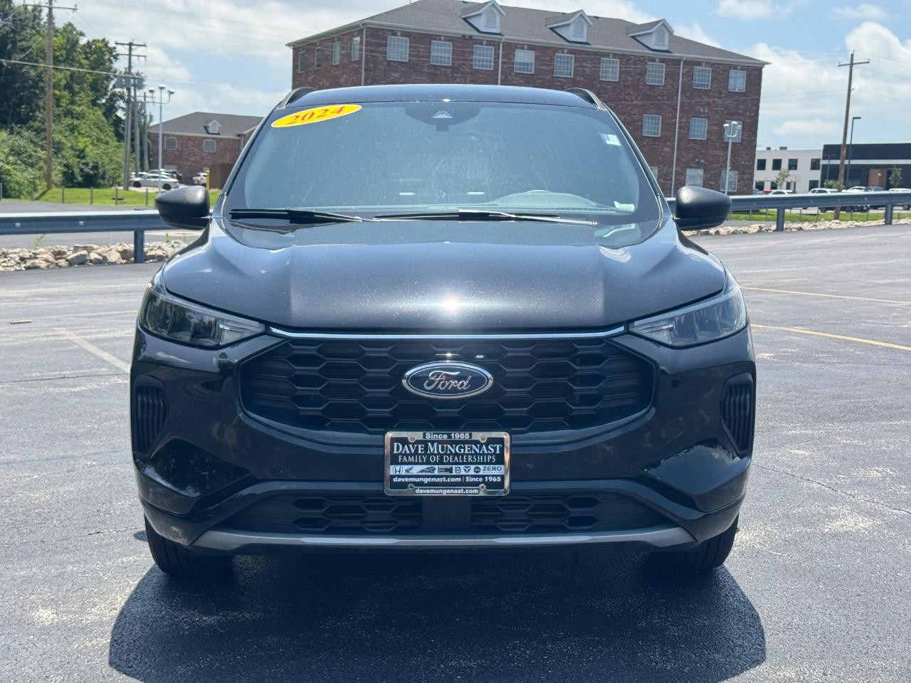Ford Escape Vehicle Full-screen Gallery Image 10
