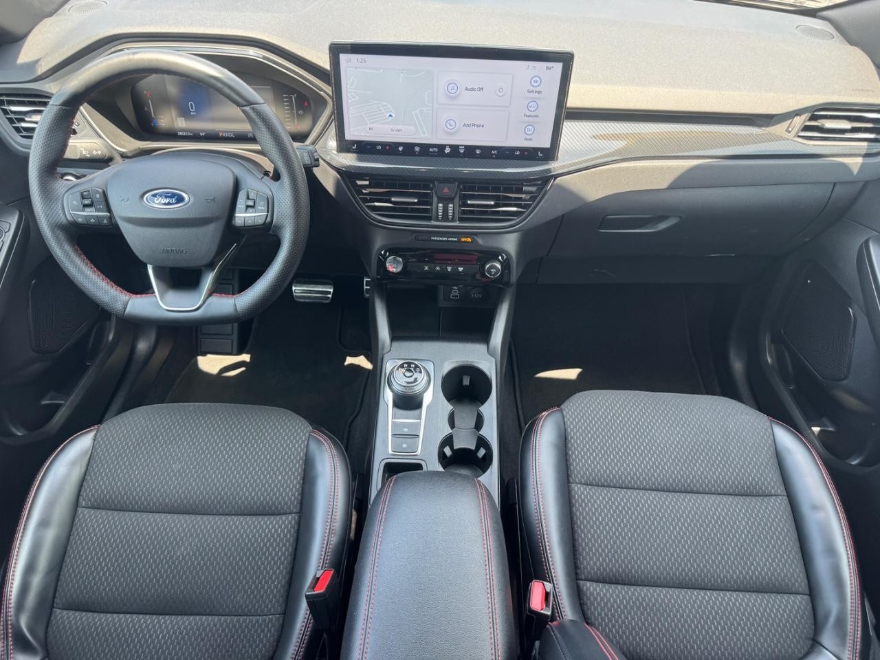 Ford Escape Vehicle Full-screen Gallery Image 12