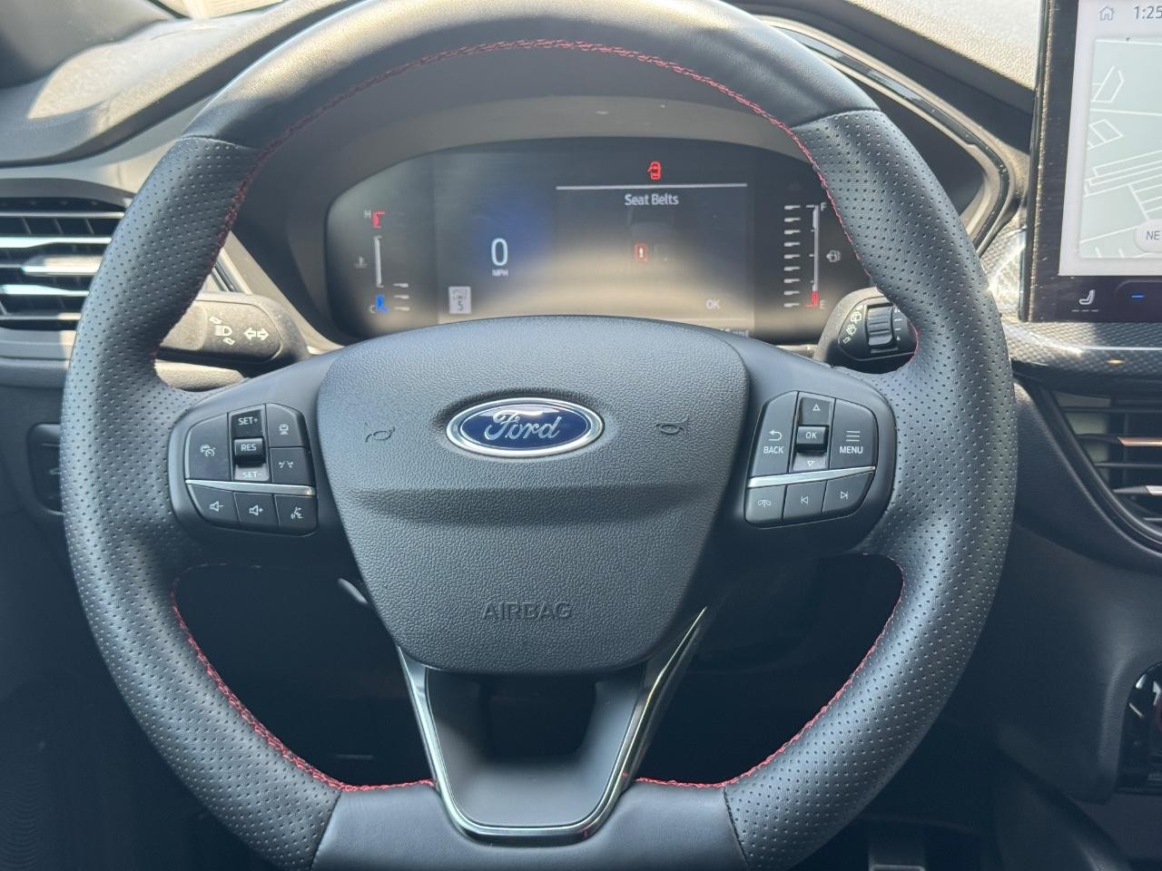Ford Escape Vehicle Full-screen Gallery Image 13
