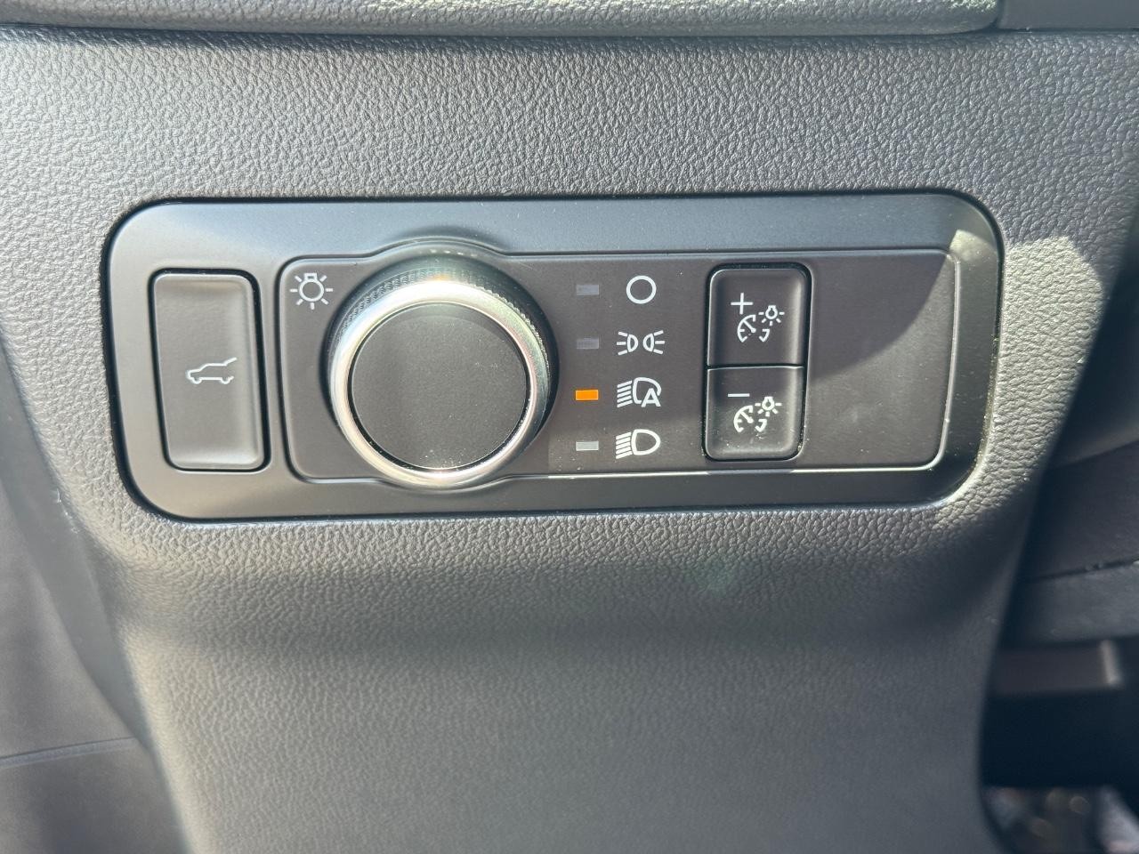 Ford Escape Vehicle Full-screen Gallery Image 23