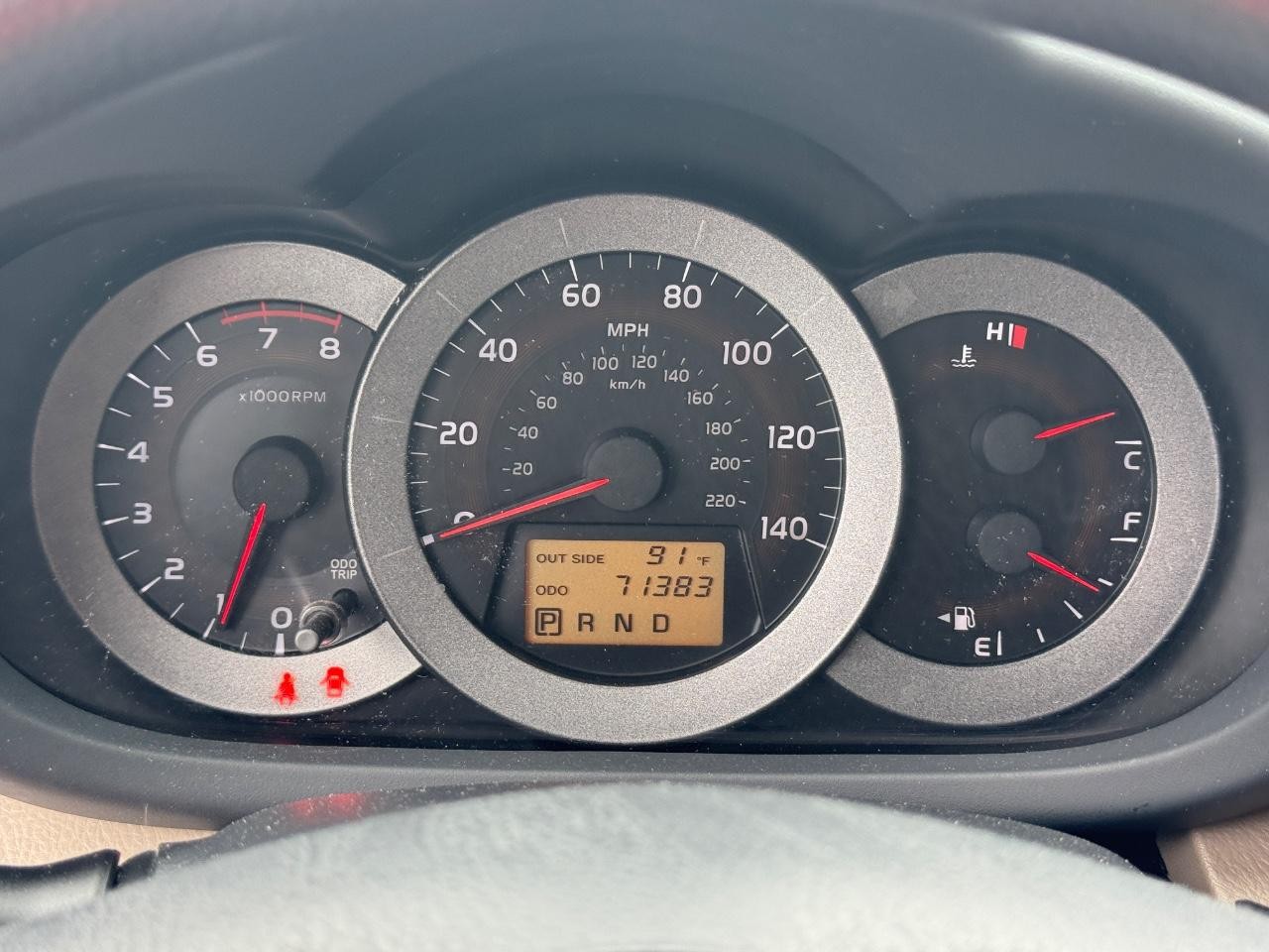Toyota RAV4 Vehicle Full-screen Gallery Image 19