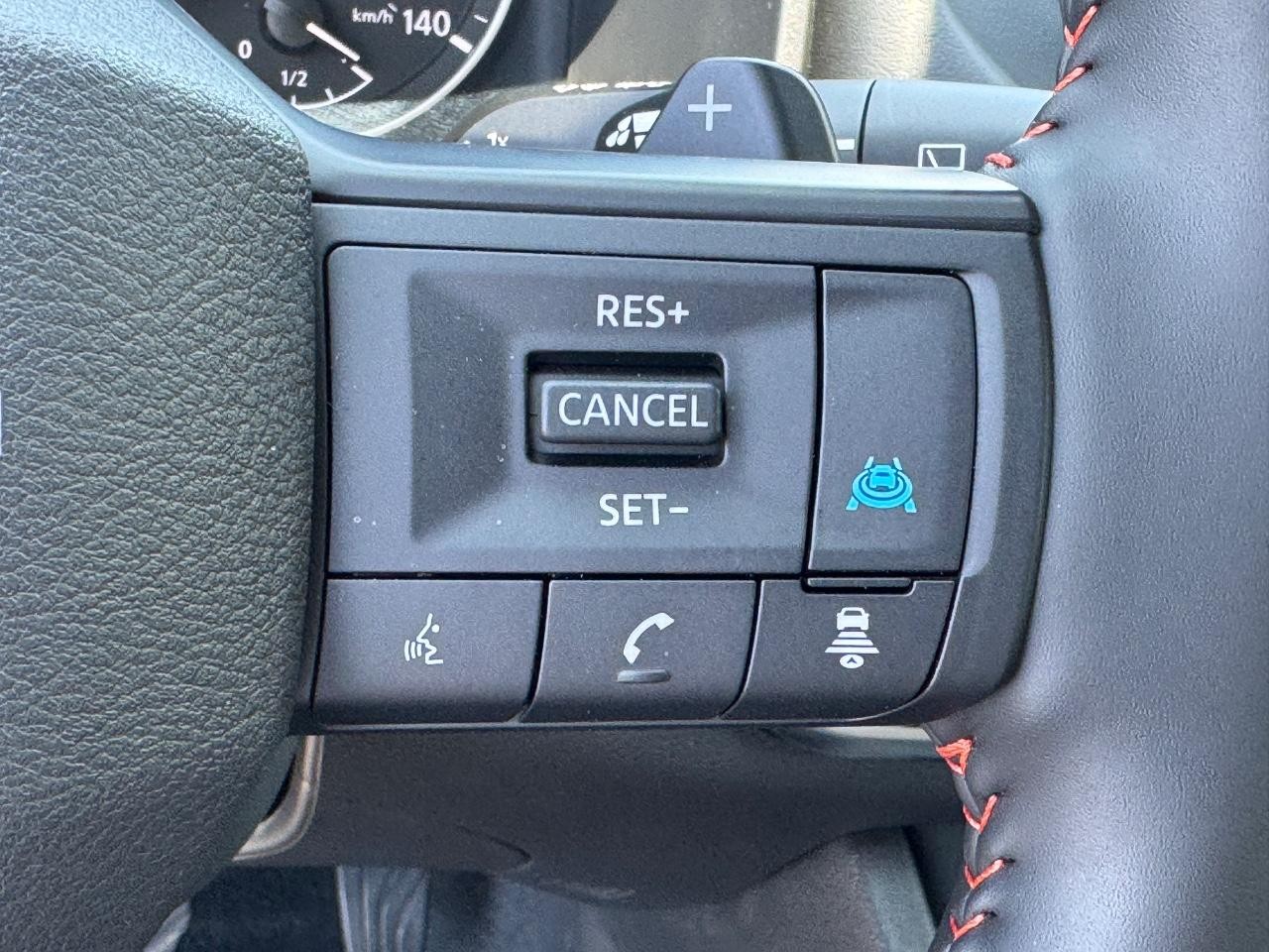 Nissan Rogue Vehicle Full-screen Gallery Image 22