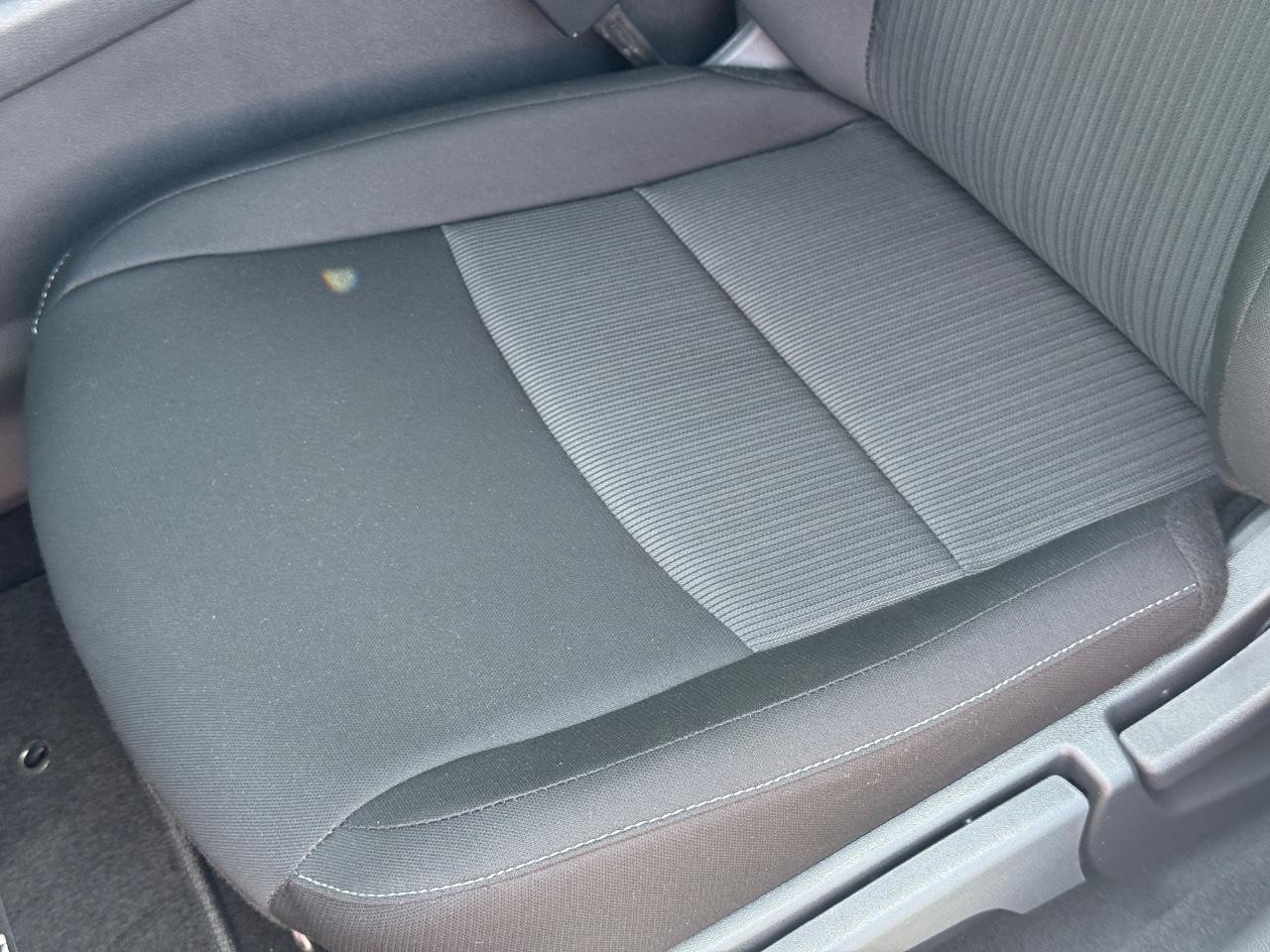 Nissan Sentra Vehicle Full-screen Gallery Image 25