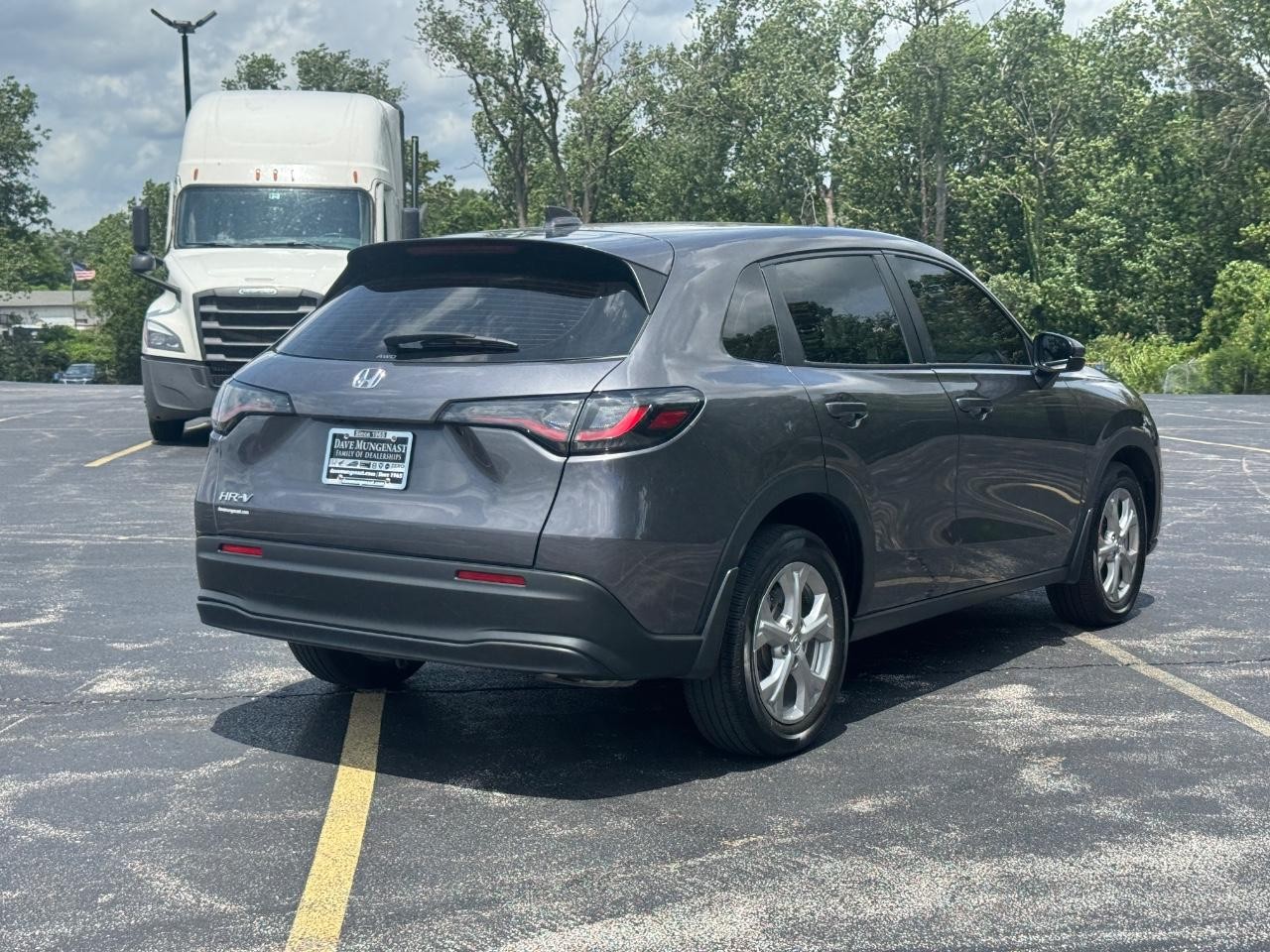 Honda HR-V Vehicle Full-screen Gallery Image 04