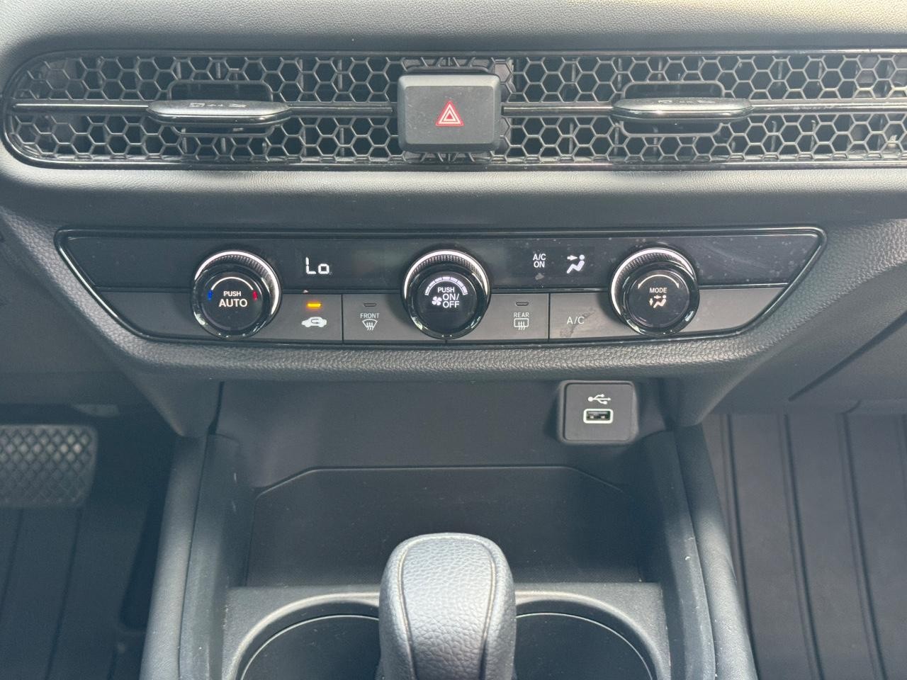 Honda HR-V Vehicle Full-screen Gallery Image 15