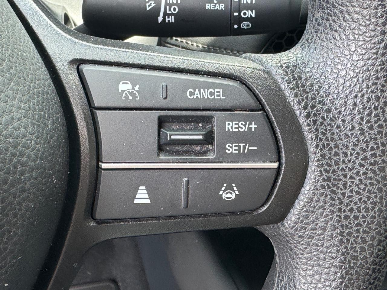 Honda HR-V Vehicle Full-screen Gallery Image 21