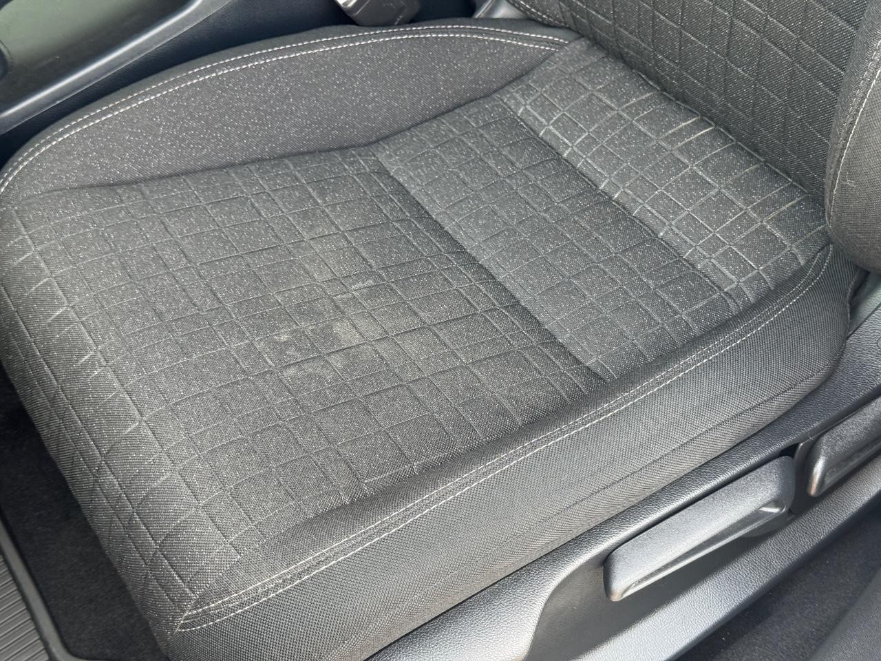 Honda HR-V Vehicle Full-screen Gallery Image 25