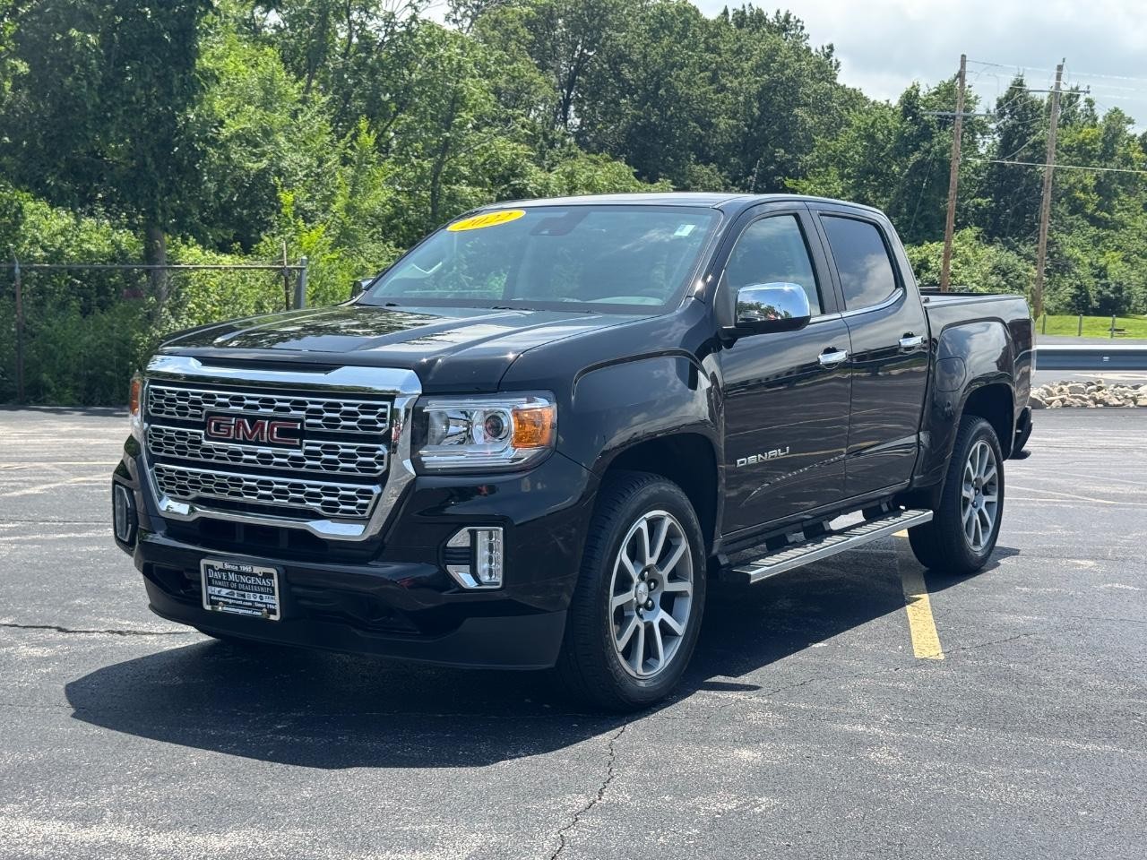 GMC Canyon Vehicle Full-screen Gallery Image 09