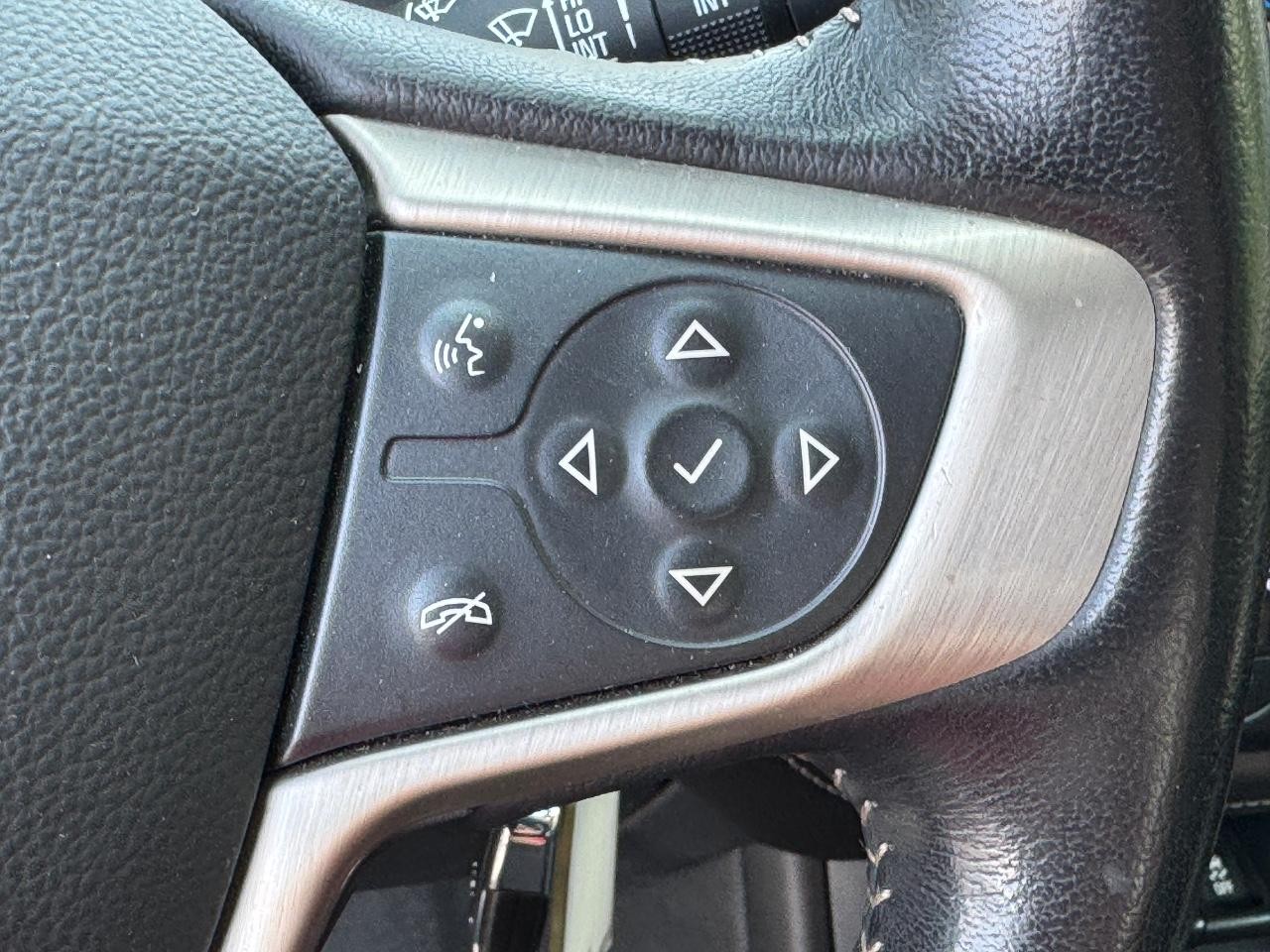 GMC Canyon Vehicle Full-screen Gallery Image 21