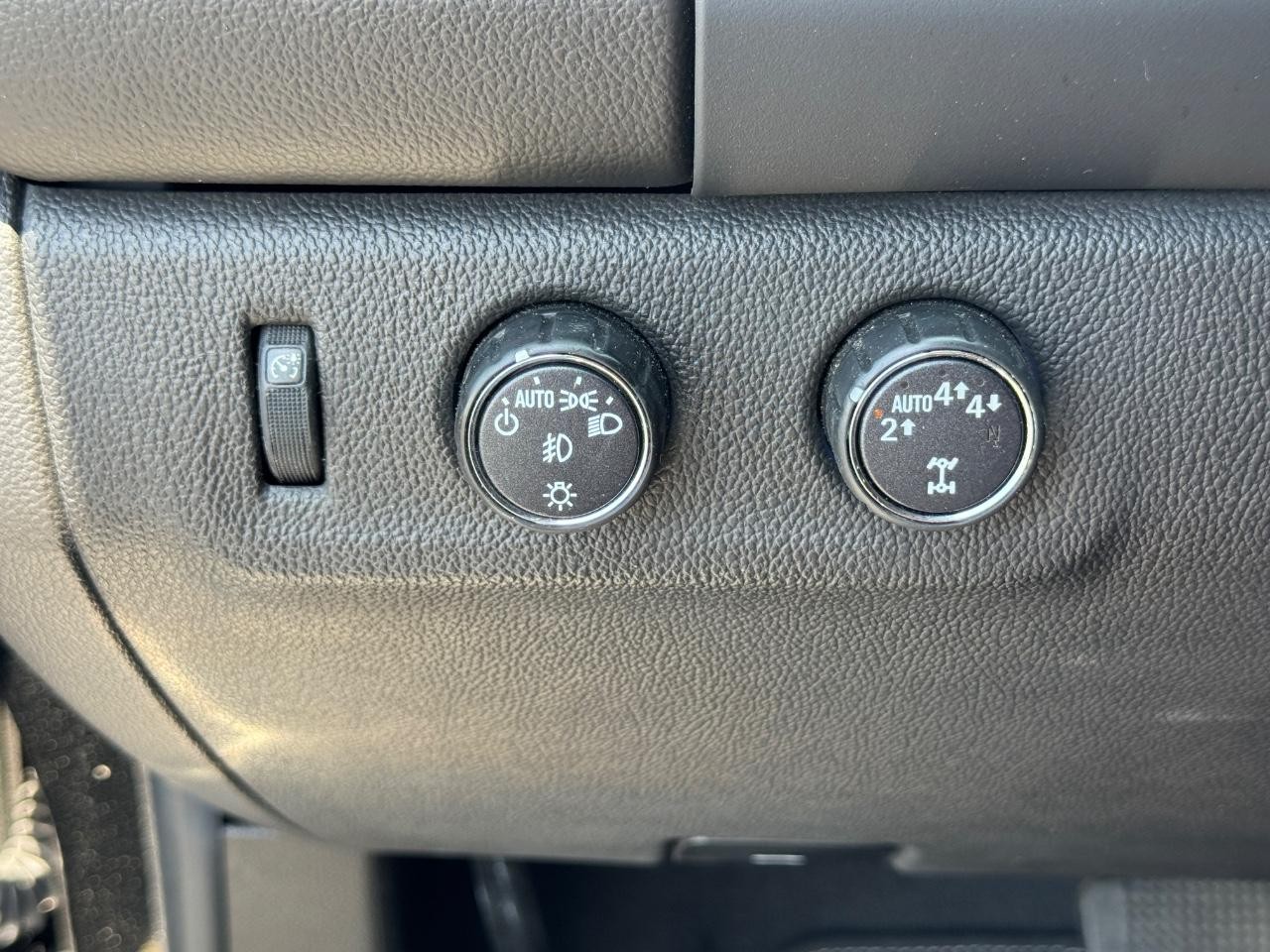GMC Canyon Vehicle Full-screen Gallery Image 22
