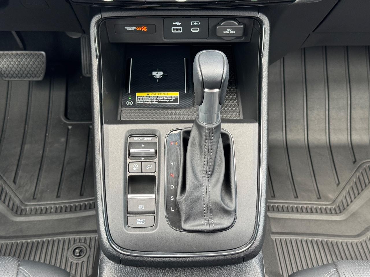 Honda CR-V Vehicle Full-screen Gallery Image 16