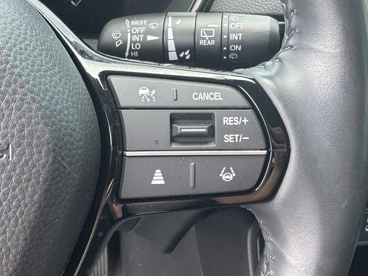 Honda CR-V Vehicle Full-screen Gallery Image 23
