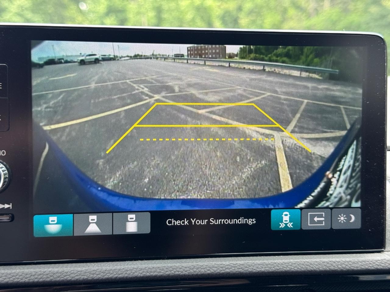 Honda CR-V Vehicle Full-screen Gallery Image 25