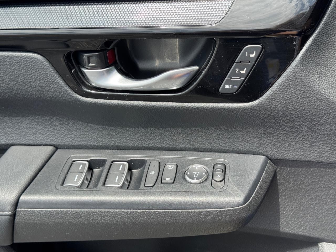 Honda CR-V Vehicle Full-screen Gallery Image 26
