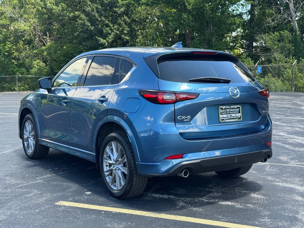 Mazda CX-5 Vehicle Full-screen Gallery Image 07