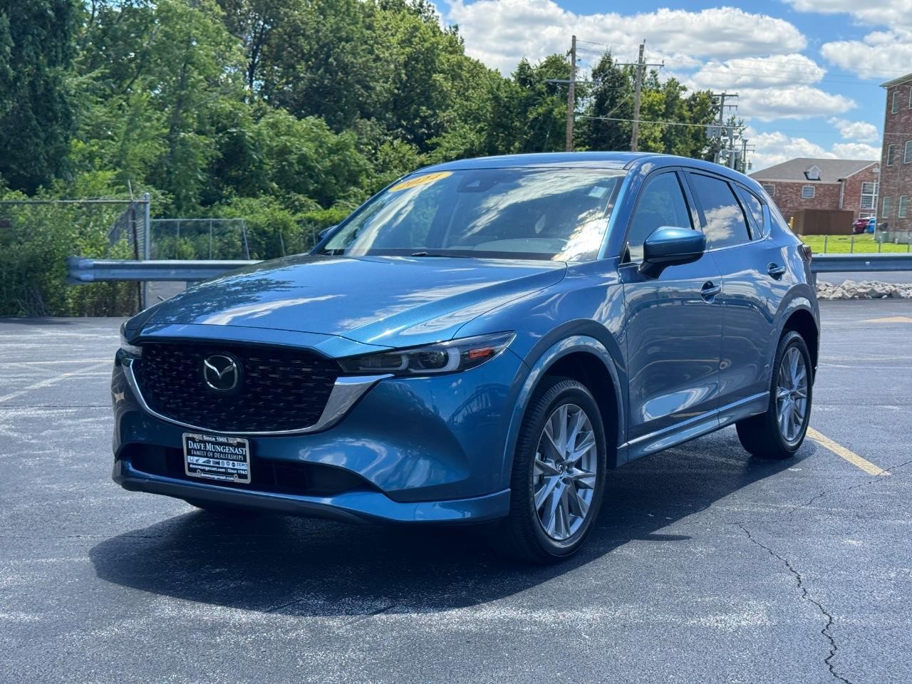 Mazda CX-5 Vehicle Full-screen Gallery Image 09