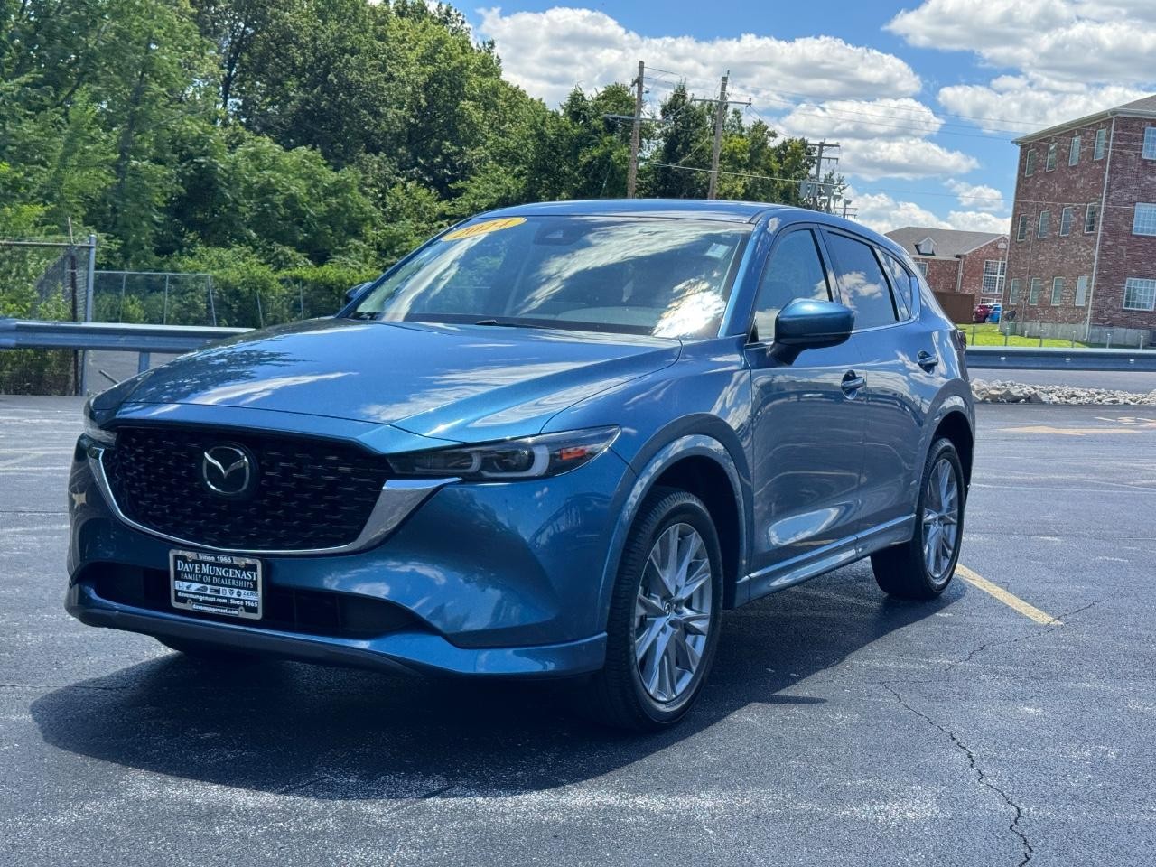 Mazda CX-5 Vehicle Full-screen Gallery Image 10