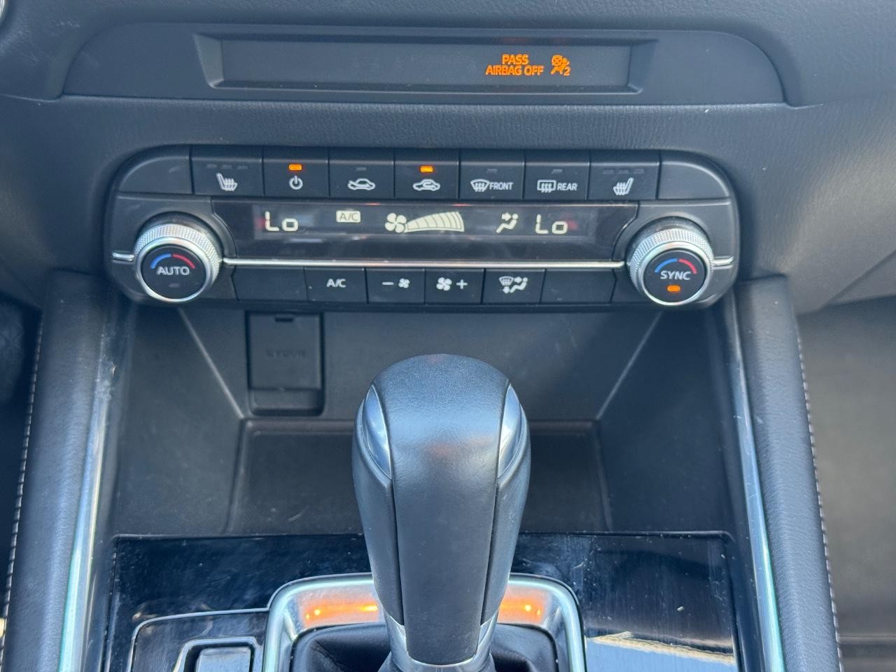 Mazda CX-5 Vehicle Full-screen Gallery Image 16