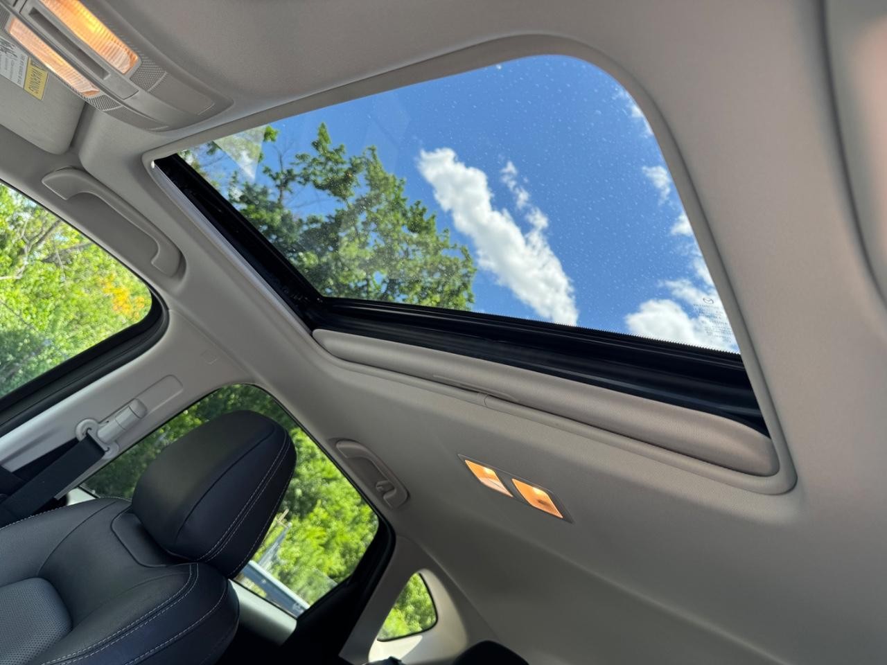 Mazda CX-5 Vehicle Full-screen Gallery Image 21