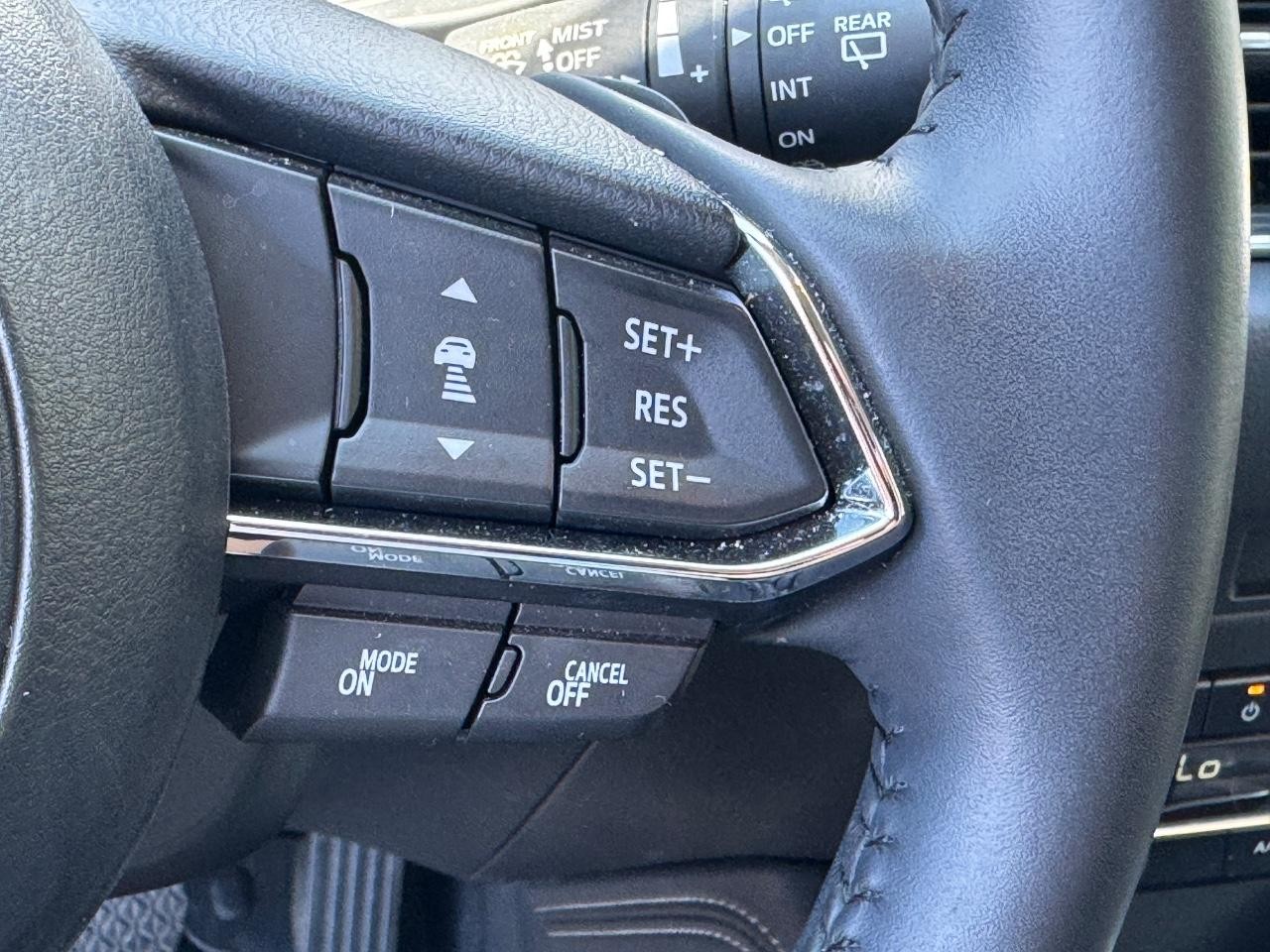 Mazda CX-5 Vehicle Full-screen Gallery Image 24