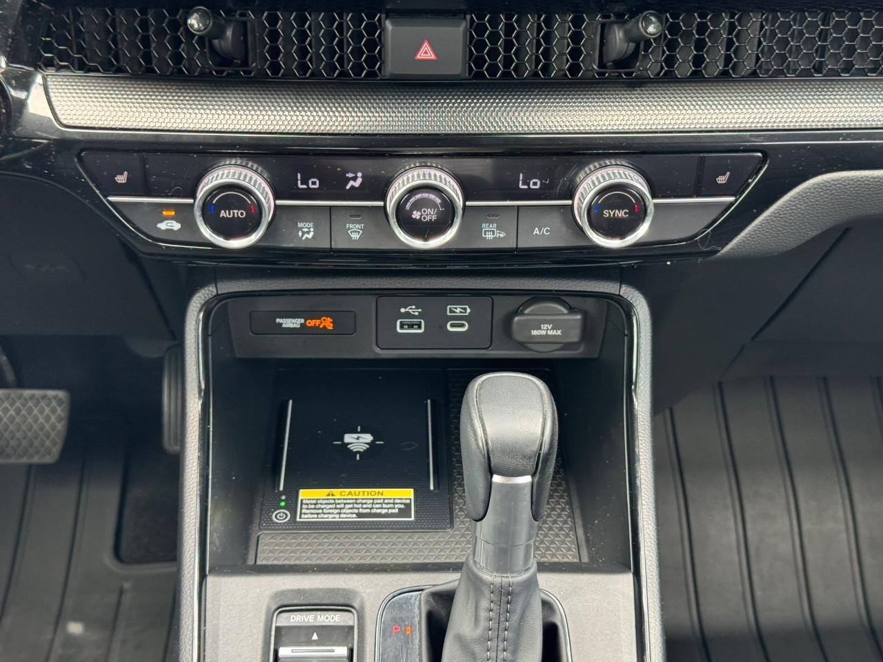 Honda CR-V Vehicle Full-screen Gallery Image 15