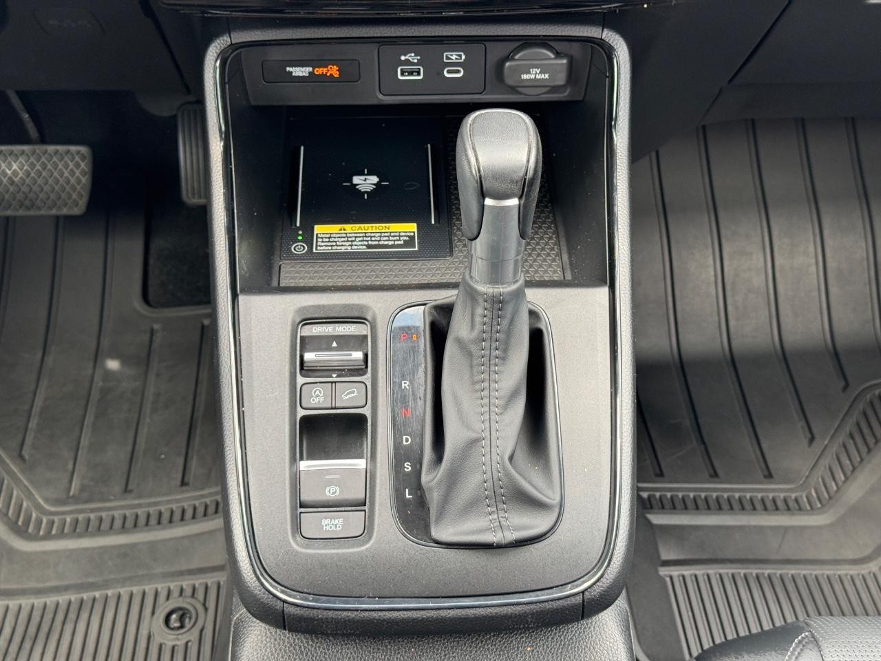 Honda CR-V Vehicle Full-screen Gallery Image 16