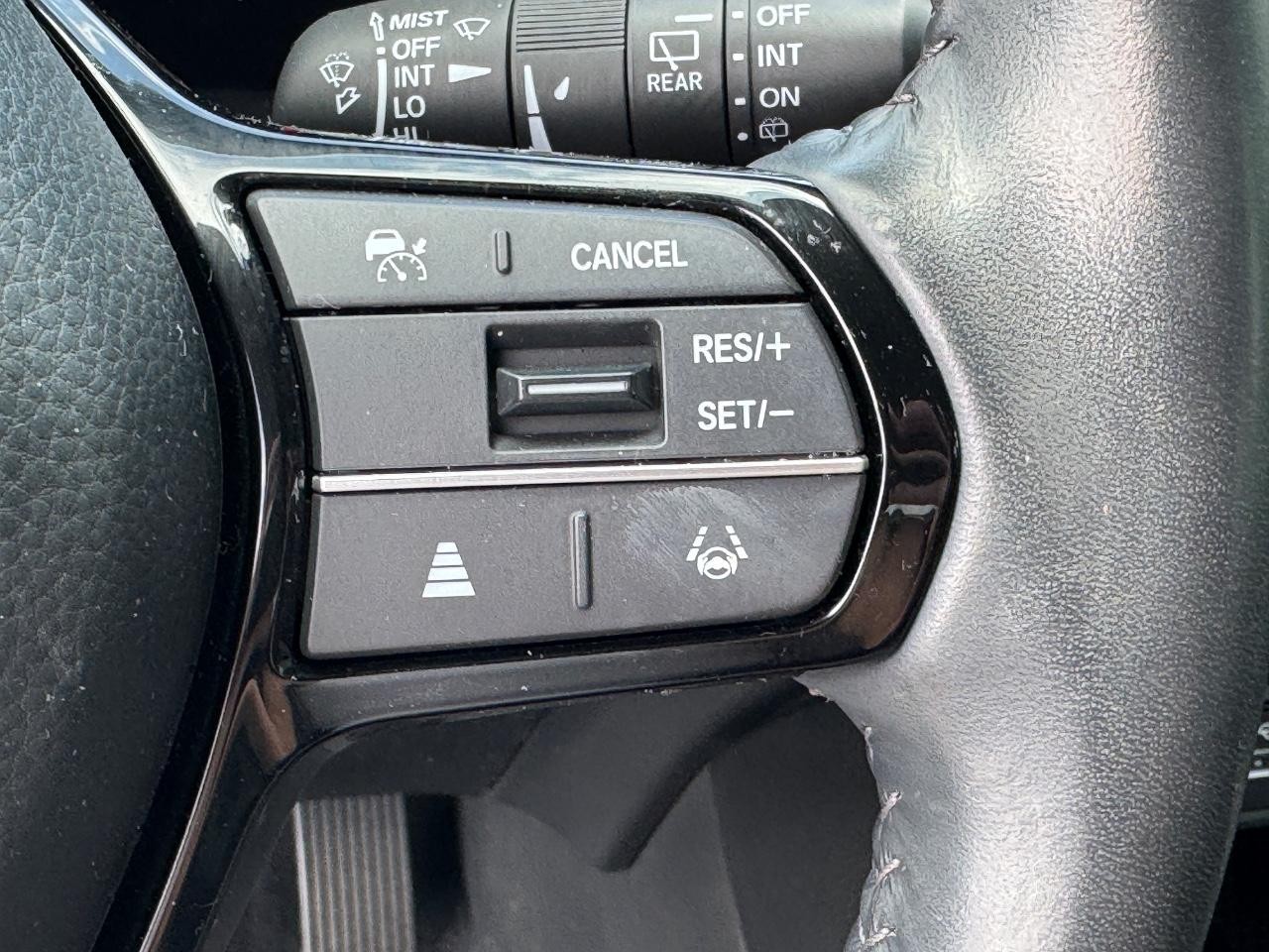 Honda CR-V Vehicle Full-screen Gallery Image 23