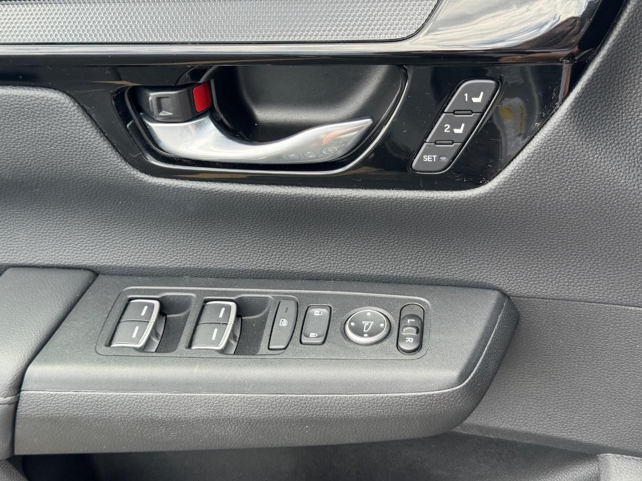Honda CR-V Vehicle Full-screen Gallery Image 26