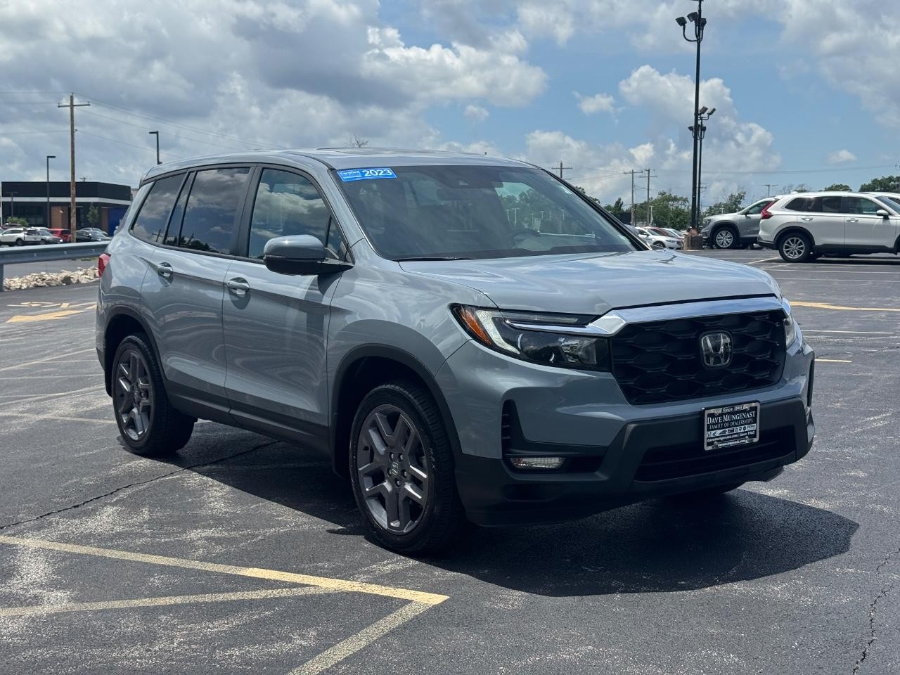 Honda Passport Vehicle Full-screen Gallery Image 02