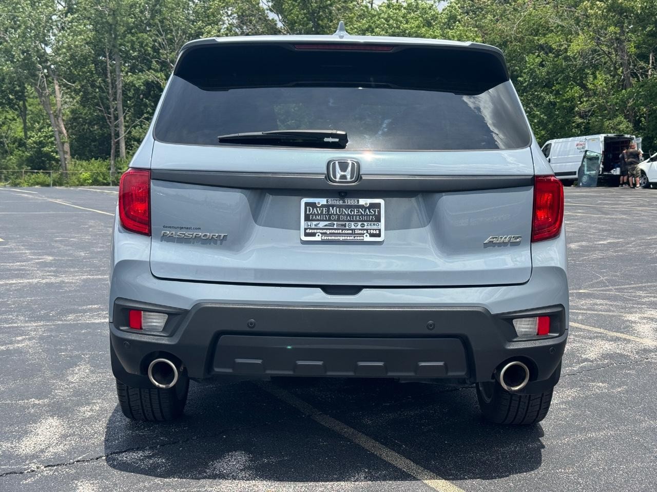 Honda Passport Vehicle Full-screen Gallery Image 06