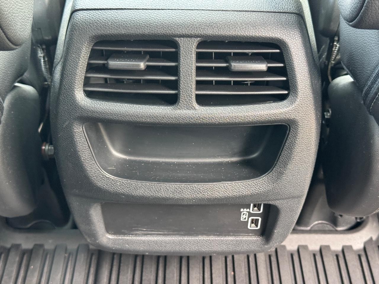 Honda Passport Vehicle Full-screen Gallery Image 17