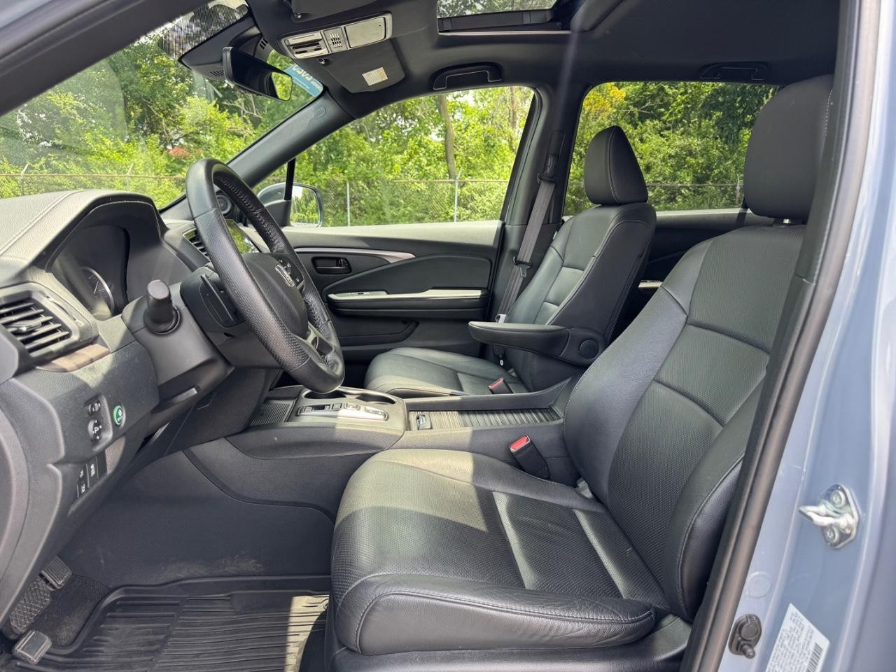 Honda Passport Vehicle Full-screen Gallery Image 19