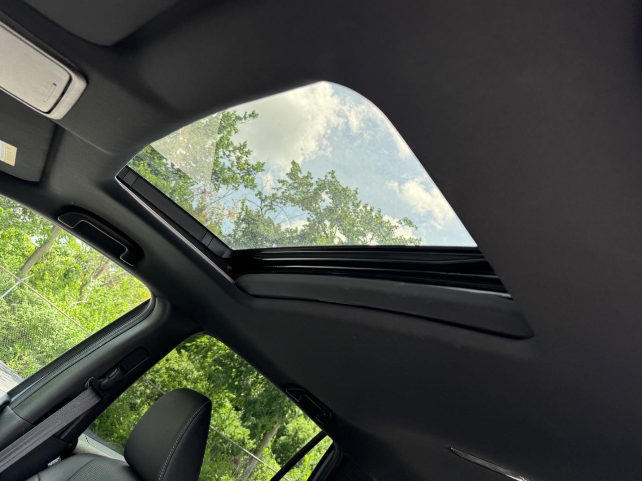 Honda Passport Vehicle Full-screen Gallery Image 20