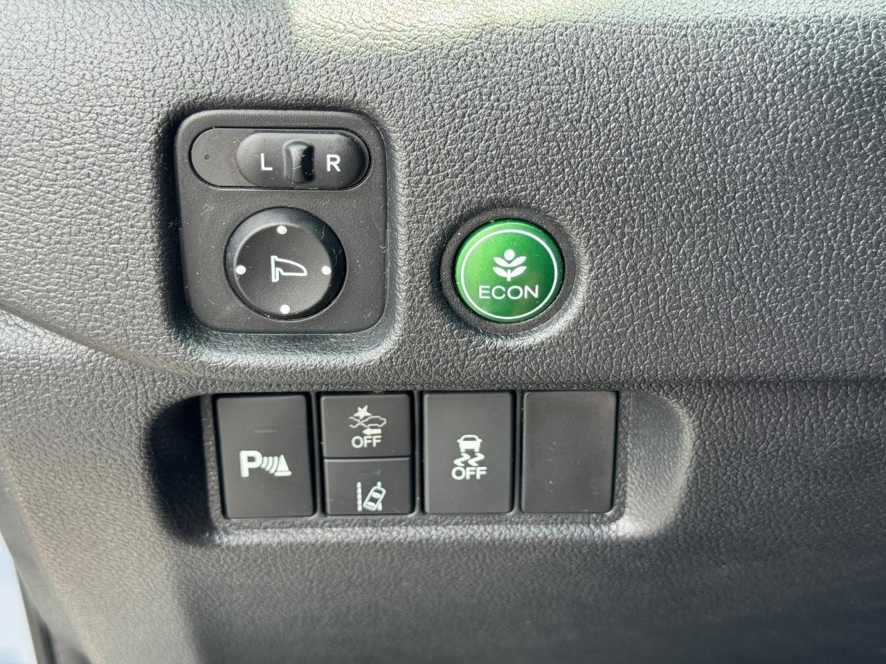 Honda Passport Vehicle Full-screen Gallery Image 24