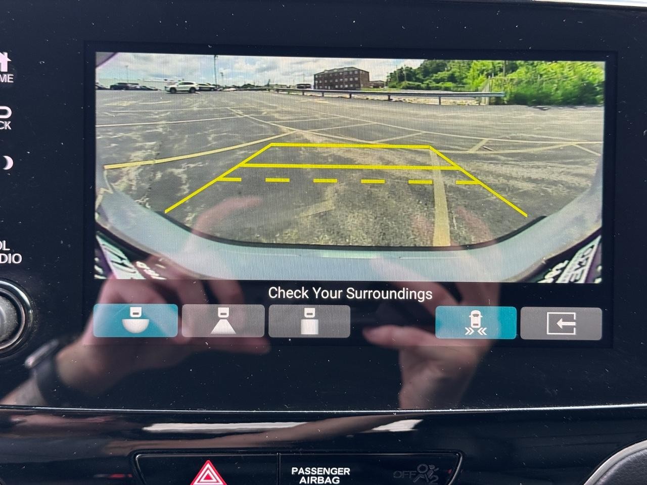 Honda Passport Vehicle Full-screen Gallery Image 25